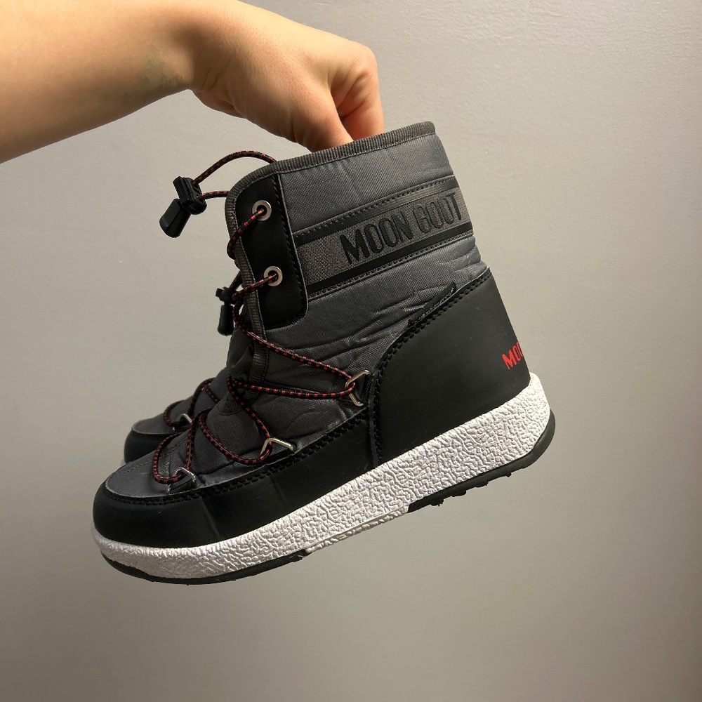 Kids moon boots size eu34 us 1.5
